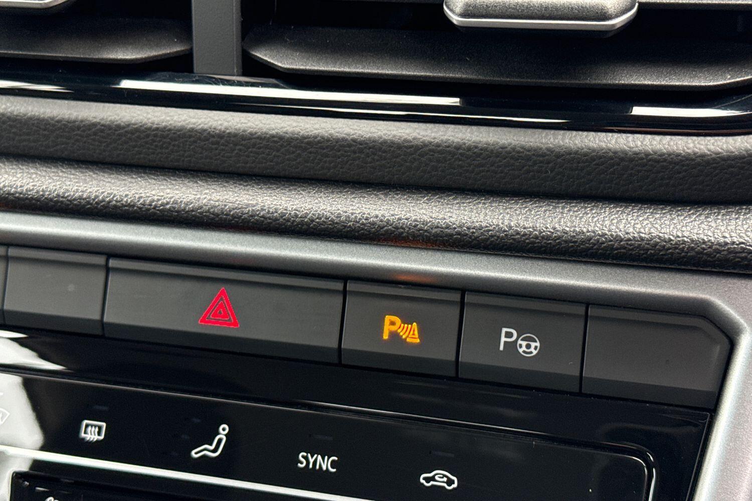 Used Volkswagen T-Roc 2023 for sale - 76964809: Photo 28