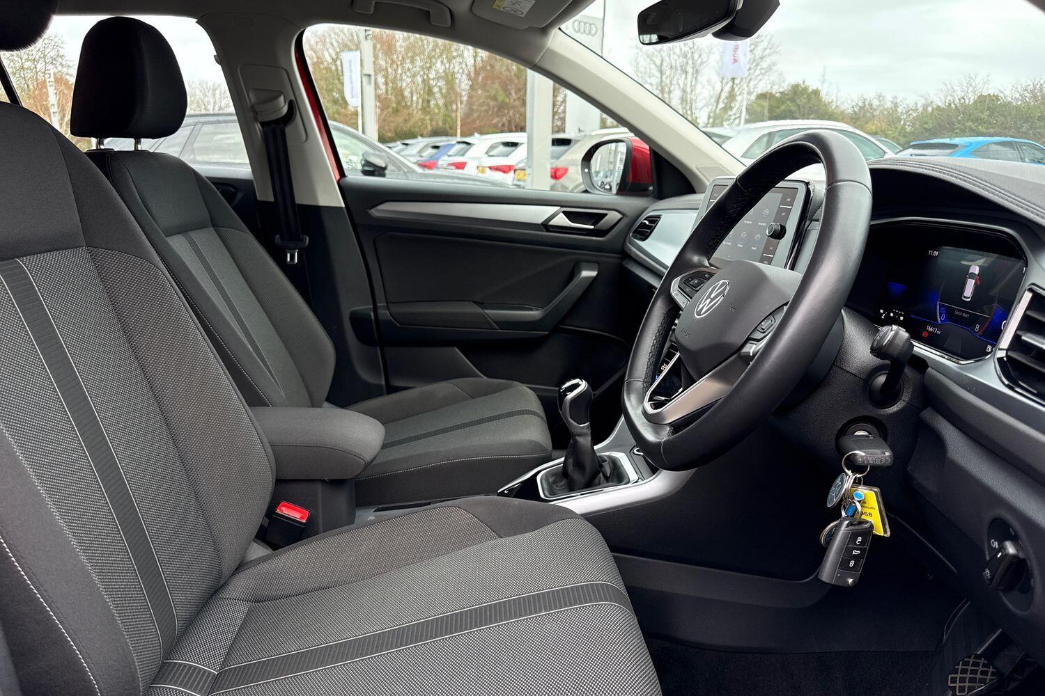 Used Volkswagen T-Roc 2023 for sale - 76964809: Photo 30