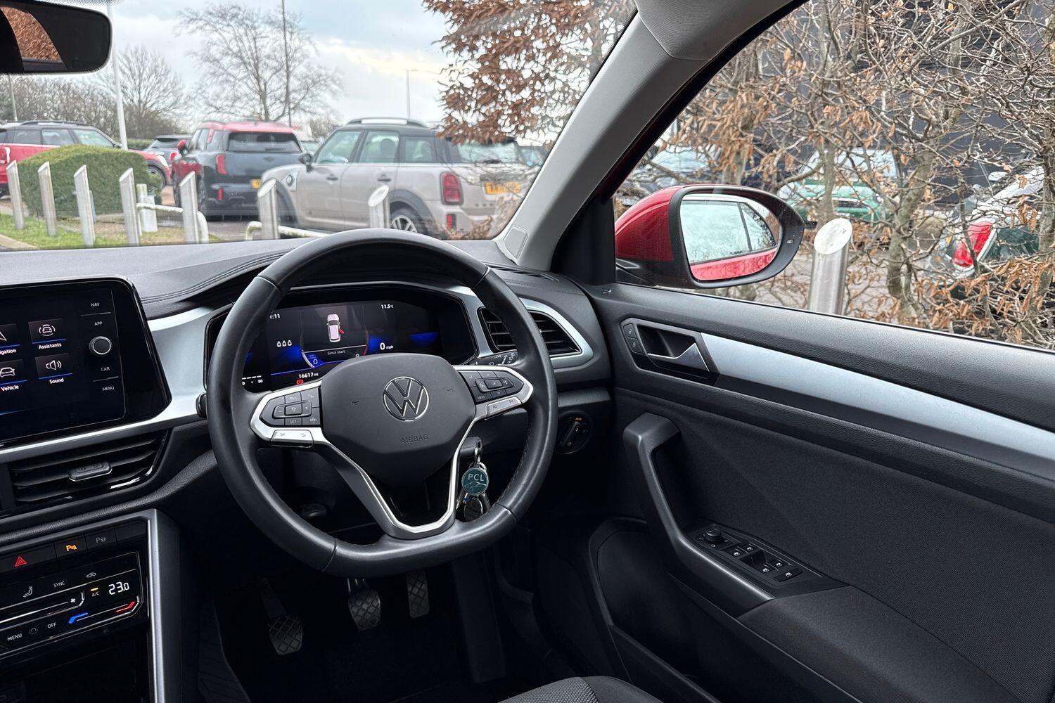 Used Volkswagen T-Roc 2023 for sale - 76964809: Photo 42