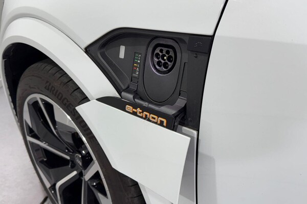Used Audi e-tron S 2021 for sale - 76239651: Photo 18