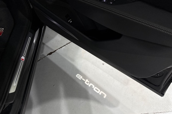 Used Audi SQ8 e-tron 2023 for sale - 76215695: Photo 35