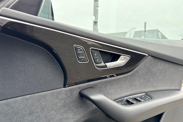 Used Audi Q8 2023 for sale - 76239745: Photo 46