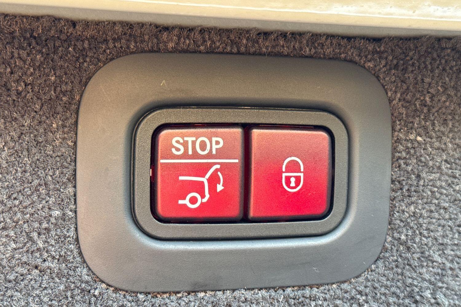 Used Aston Martin DBX 2023 for sale - 77624913: Photo 22