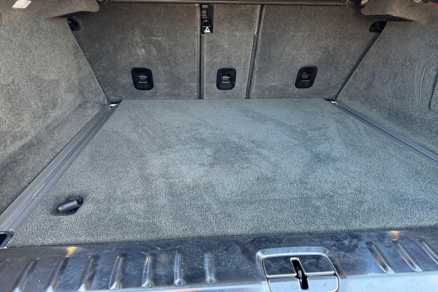 Used Aston Martin DBX 2023 for sale - 77624913: Photo 23