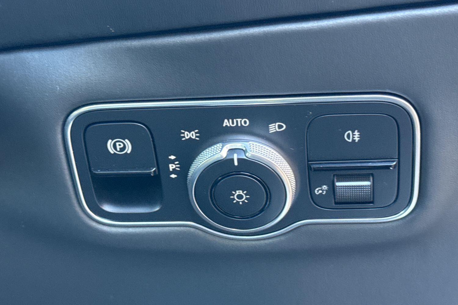 Used Aston Martin DBX 2023 for sale - 77624913: Photo 49