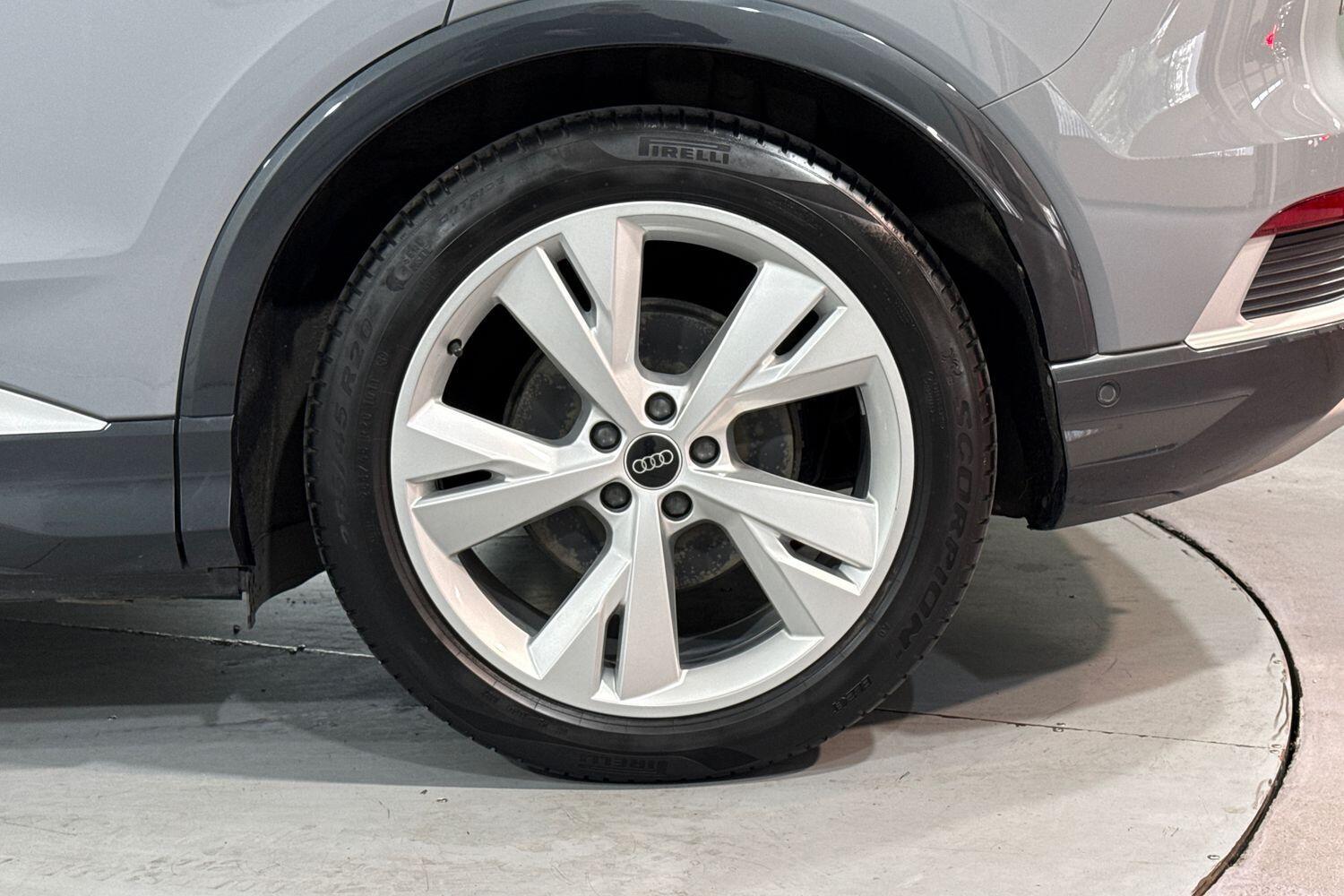 Used Audi Q4 e-tron 2023 for sale - 76084799: Photo 12