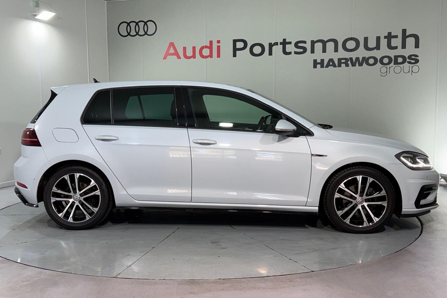 Used Volkswagen Golf 2018 for sale - 76633260: Photo 2