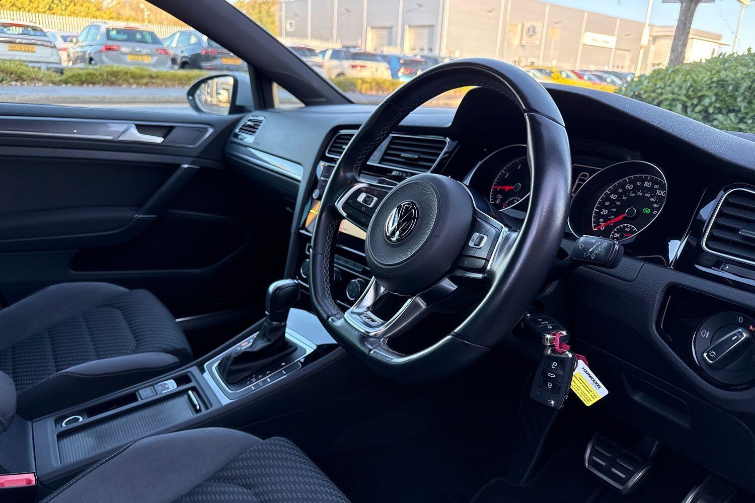 Used Volkswagen Golf 2018 for sale - 76633260: Photo 27