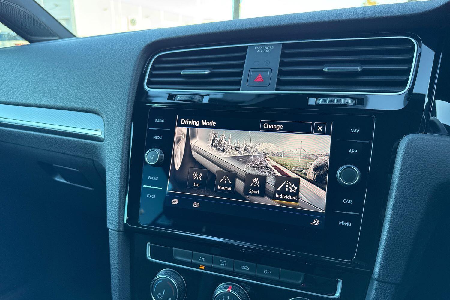 Used Volkswagen Golf 2018 for sale - 76633260: Photo 28