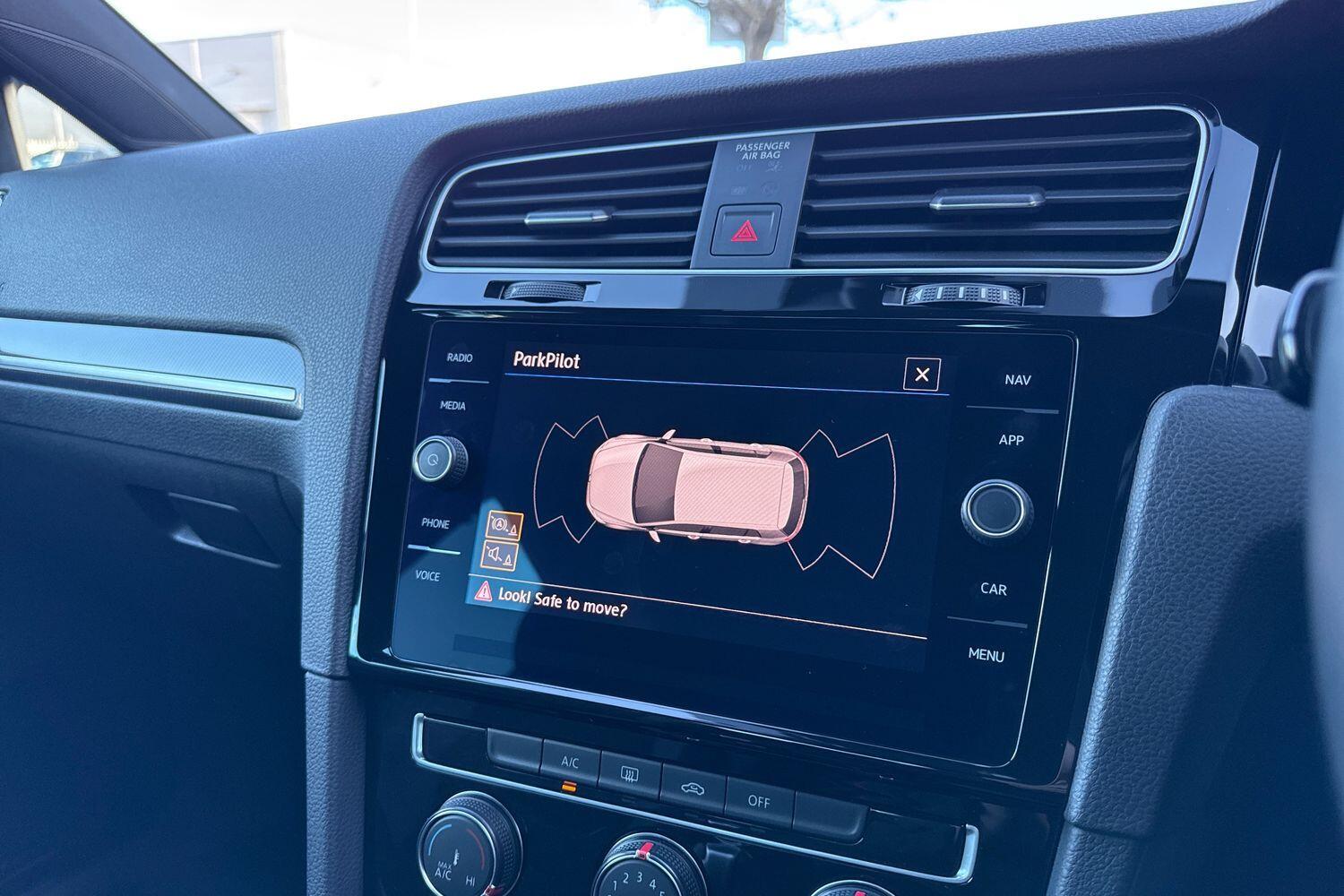 Used Volkswagen Golf 2018 for sale - 76633260: Photo 30