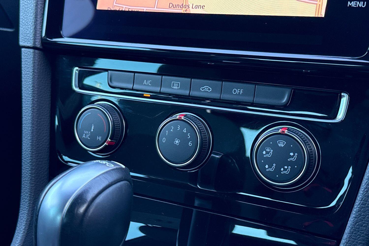 Used Volkswagen Golf 2018 for sale - 76633260: Photo 32