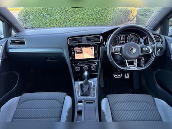 Used Volkswagen Golf 2018 for sale - 76633260: Photo