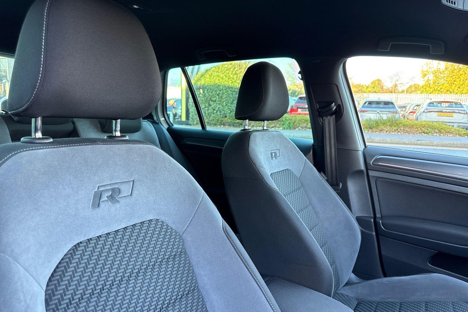 Used Volkswagen Golf 2018 for sale - 76633260: Photo 41