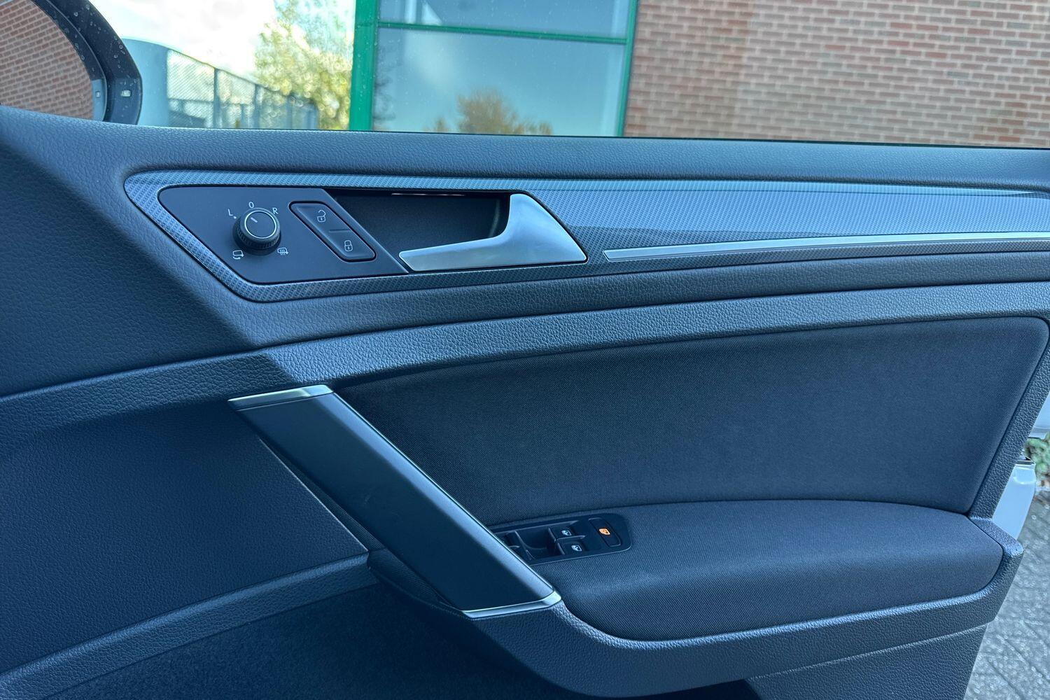 Used Volkswagen Golf 2018 for sale - 76633260: Photo 45