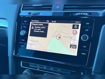 Used Volkswagen Golf 2018 for sale - 76633260: Photo