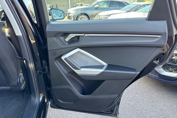 Used Audi Q3 2023 for sale - 76026364: Photo 15