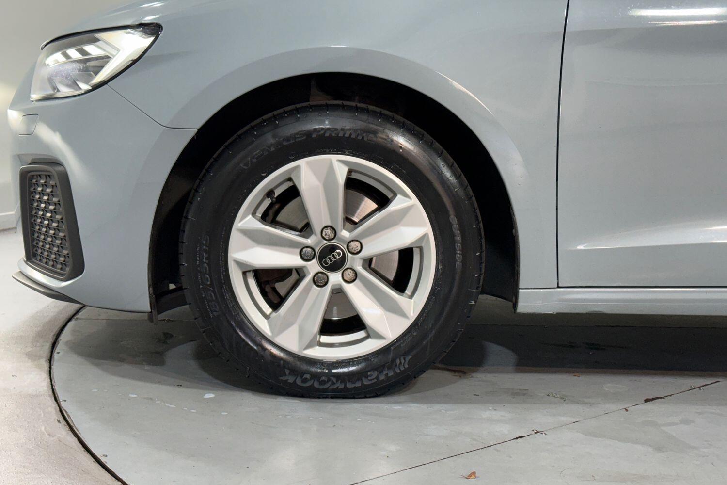 Used Audi A1 for sale - 76658749: Photo 12