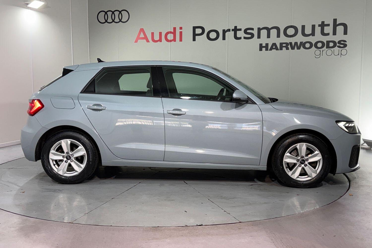 Used Audi A1 for sale - 76658749: Photo 2