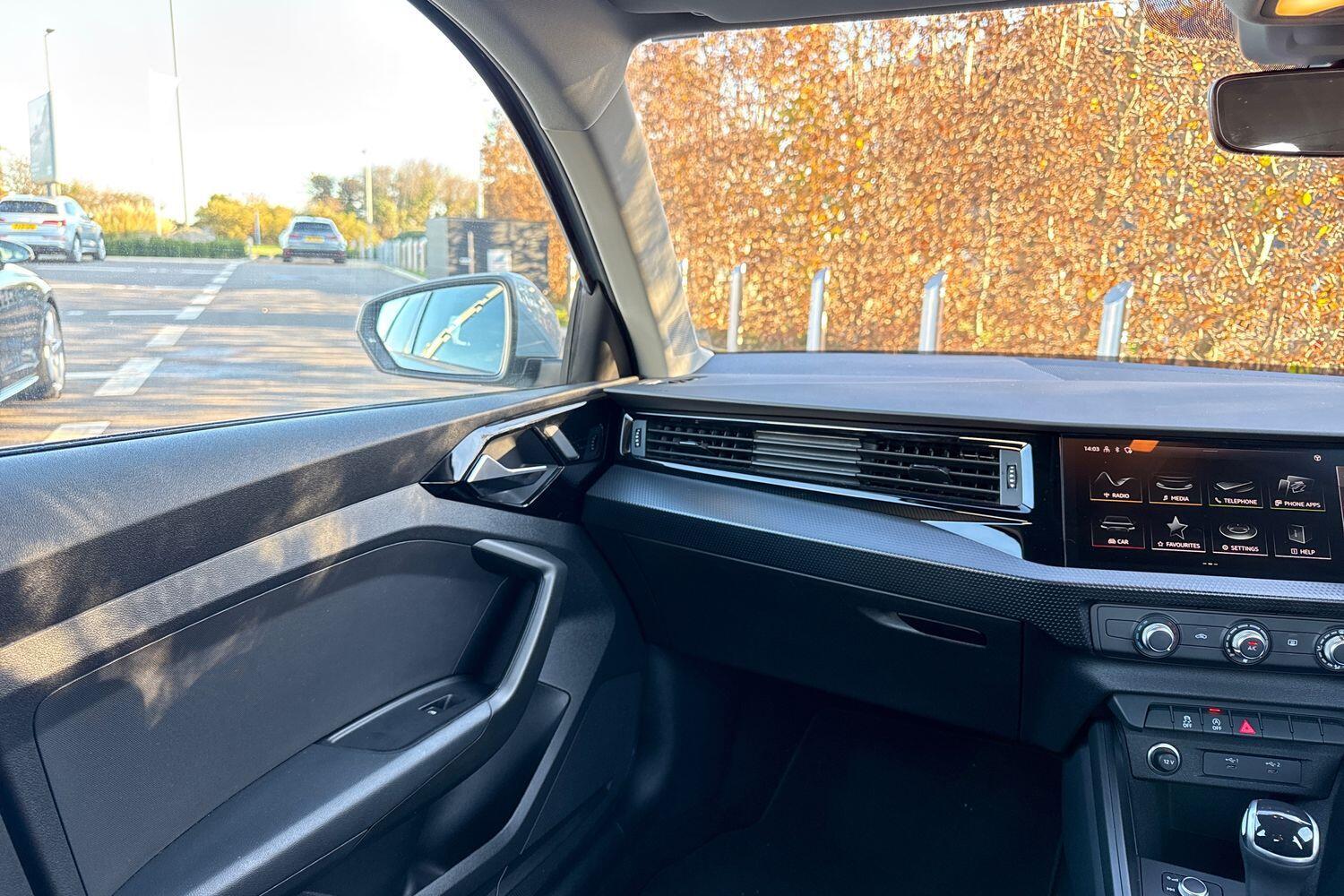 Used Audi A1 for sale - 76658749: Photo 43