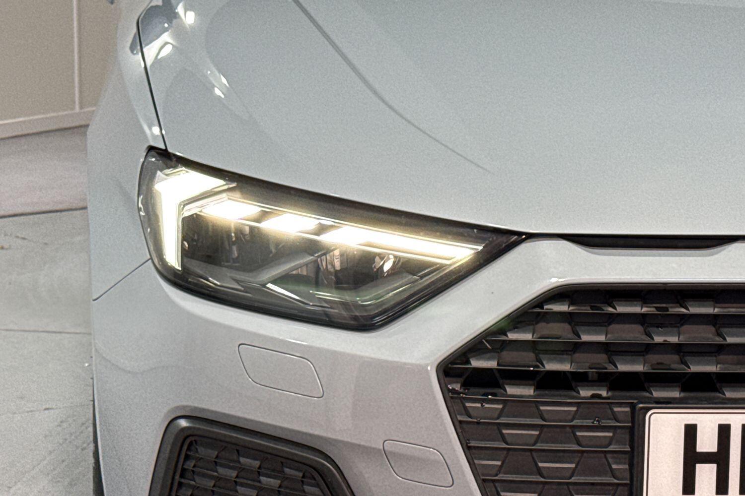 Used Audi A1 for sale - 76658749: Photo 6