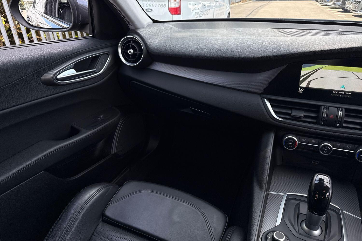 Used Alfa Romeo Giulia 2017 for sale - 77040873: Photo 32