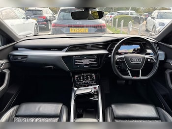 Used Audi e-tron 2021 for sale - 76246609: Photo 3