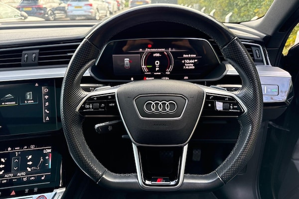 Used Audi e-tron 2021 for sale - 76246609: Photo 42