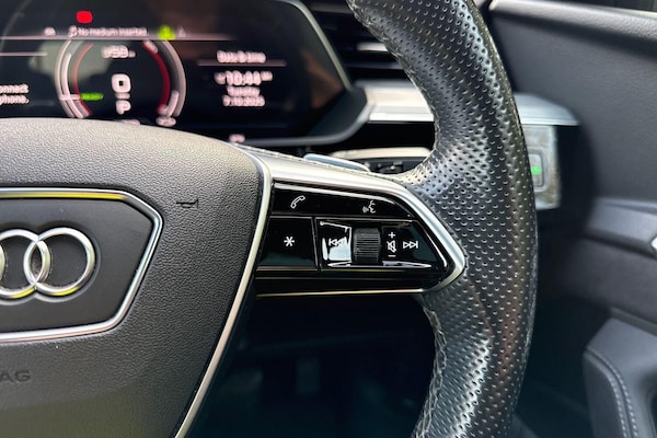 Used Audi e-tron 2021 for sale - 76246609: Photo 46