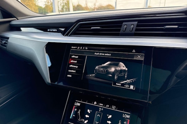 Used Audi e-tron 2021 for sale - 76246609: Photo 47