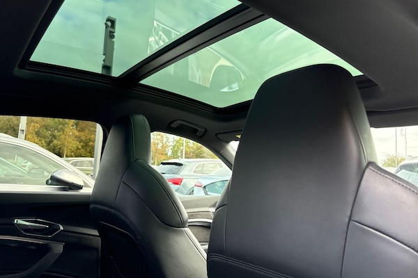 Used Audi e-tron 2021 for sale - 76246609: Photo 4