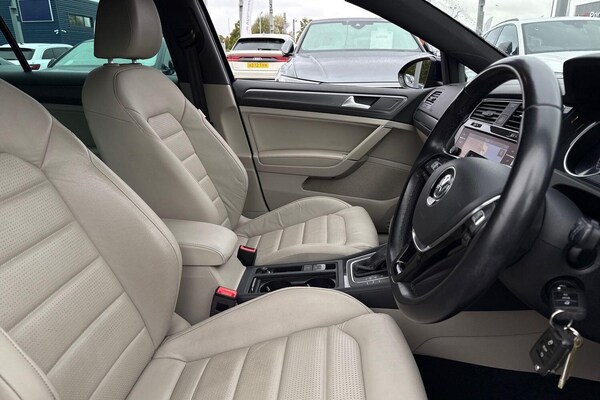 Used Volkswagen Golf 2019 for sale - 76259136: Photo 24
