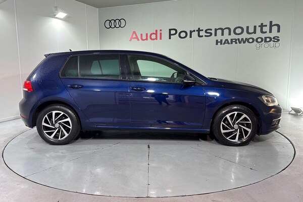 Used Volkswagen Golf 2019 for sale - 76259136: Photo 2