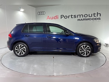 Used Volkswagen Golf 2019 for sale - 76259136: Photo 2