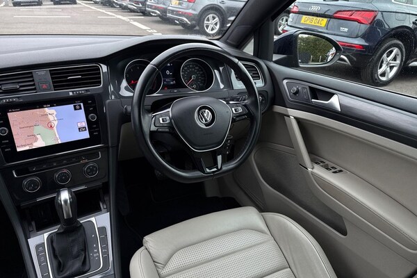 Used Volkswagen Golf 2019 for sale - 76259136: Photo 32