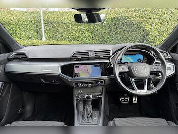 Used Audi Q3 2023 for sale - 77524373: Photo