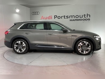 Used Audi Q8 e-tron 2023 for sale - 75600202: Photo