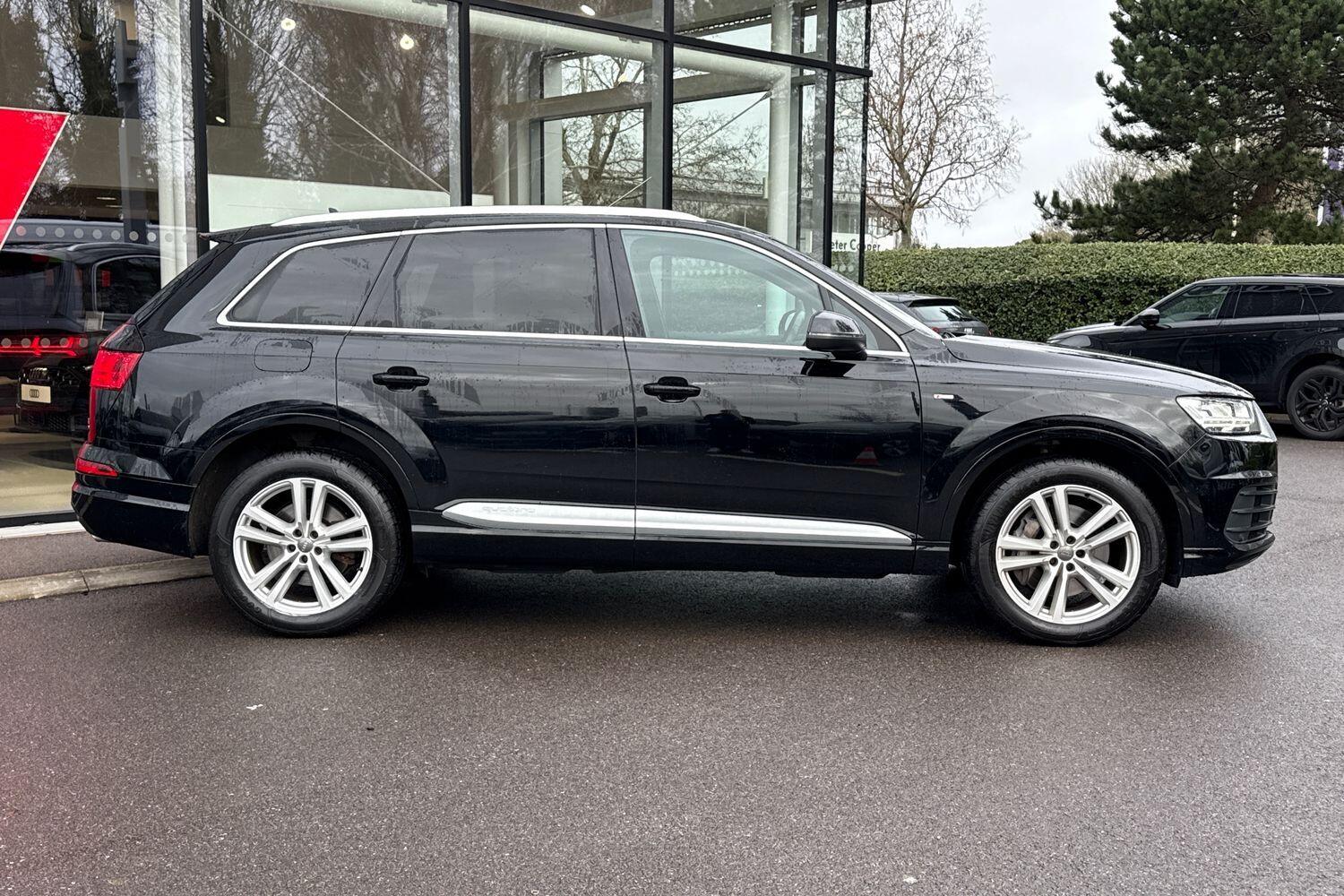 Used Audi Q7 2017 for sale - 77646210: Photo 2