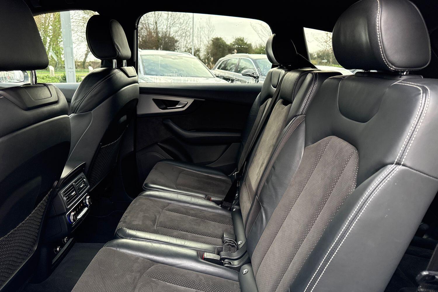 Used Audi Q7 2017 for sale - 77646210: Photo 46