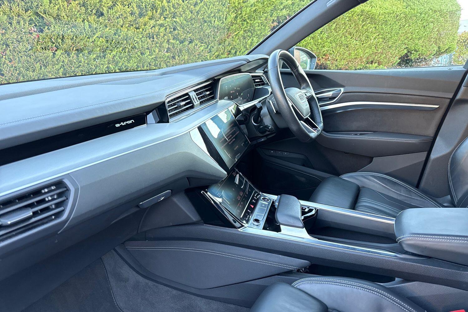 Used Audi e-tron 2021 for sale - 77203542: Photo 12