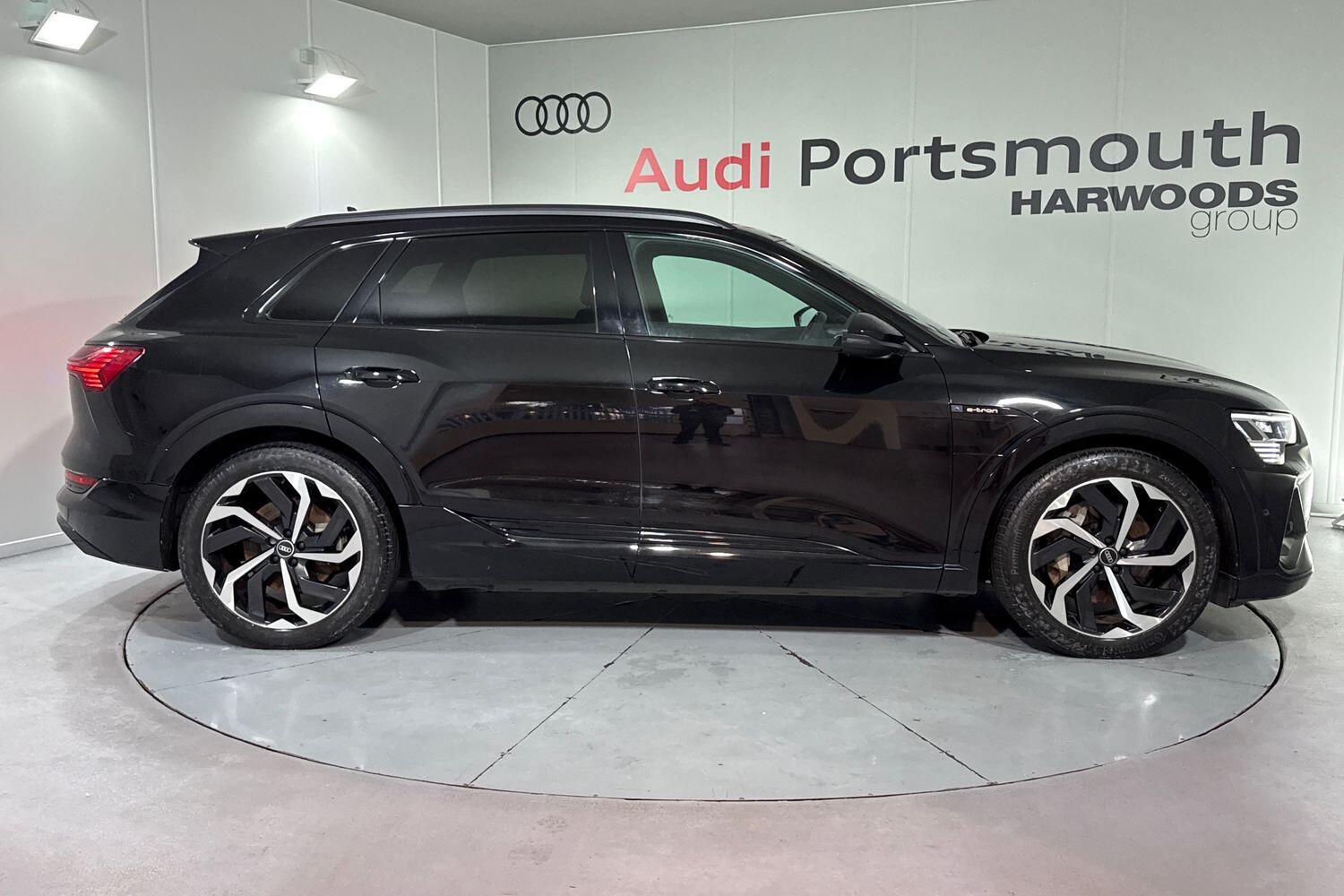 Used Audi e-tron 2021 for sale - 77203542: Photo 2