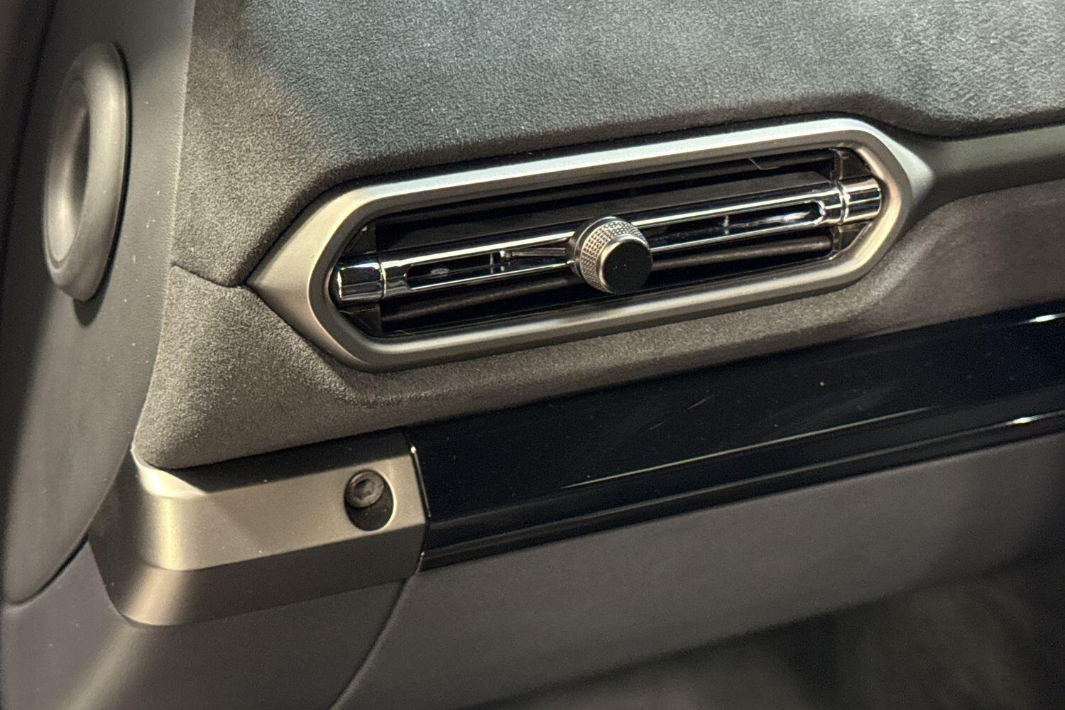 Used Aston Martin Vantage 2025 for sale - 77624905: Photo 48