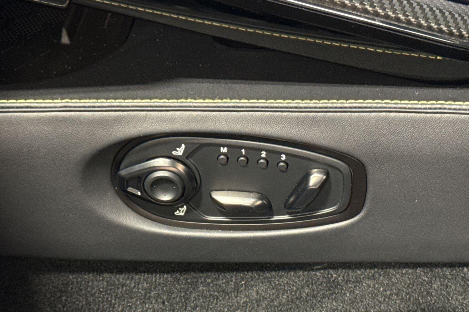 Used Aston Martin Vantage 2025 for sale - 77624905: Photo 51