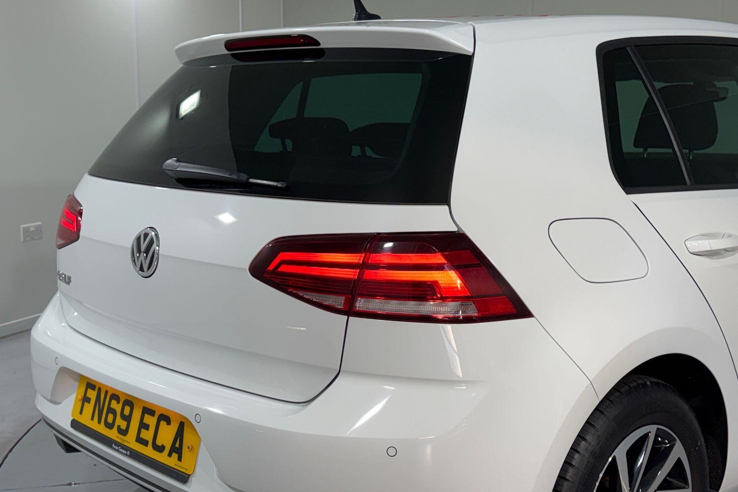 Used Volkswagen Golf 2019 for sale - 76714626: Photo 19