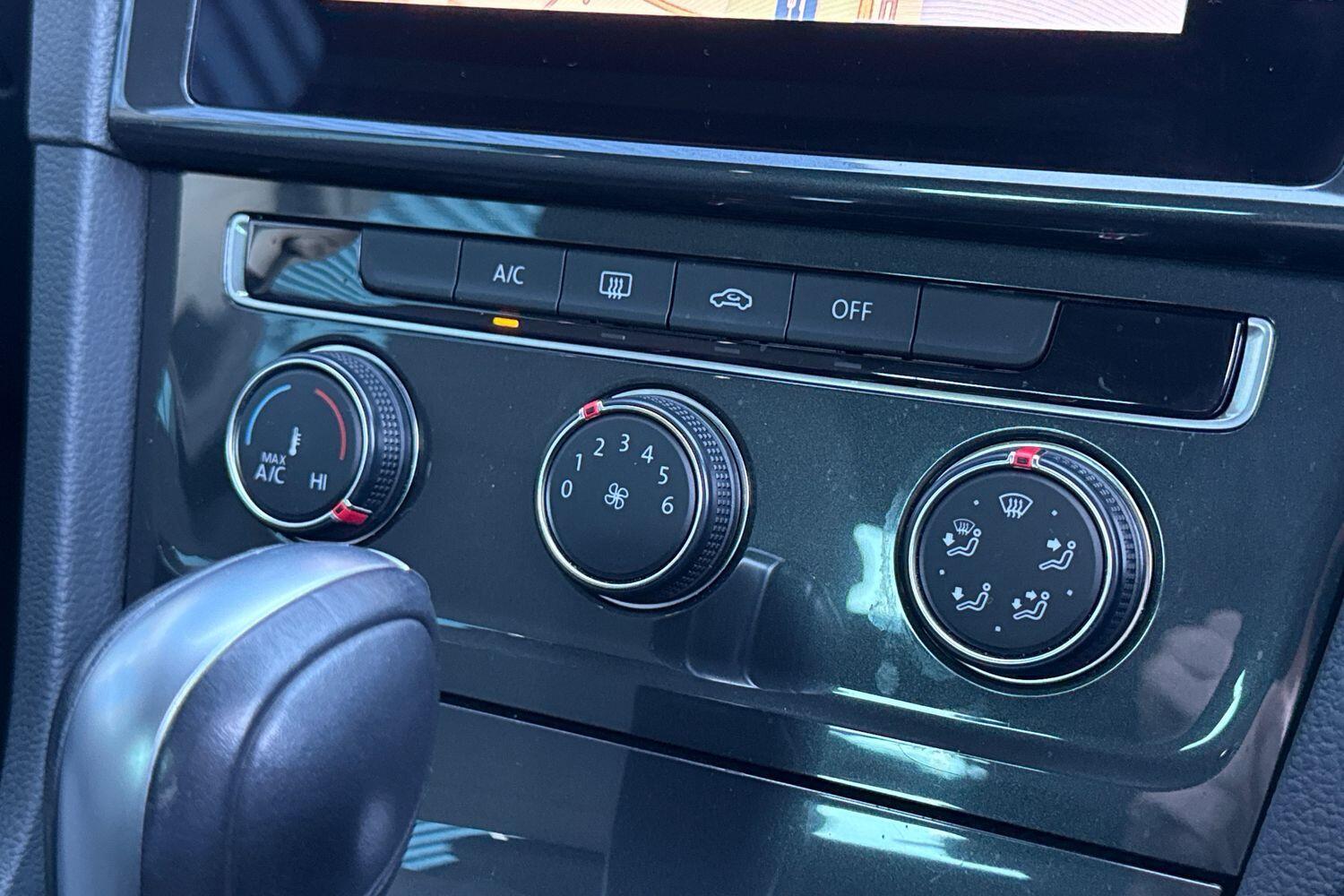 Used Volkswagen Golf 2019 for sale - 76714626: Photo 28