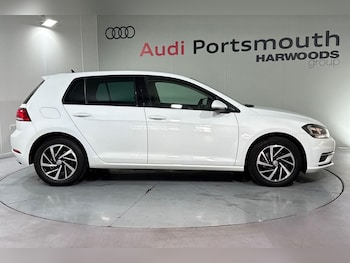 Used Volkswagen Golf 2019 for sale - 76714626: Photo