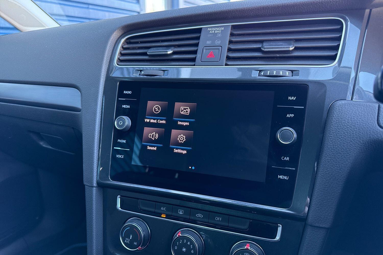 Used Volkswagen Golf 2019 for sale - 76714626: Photo 30