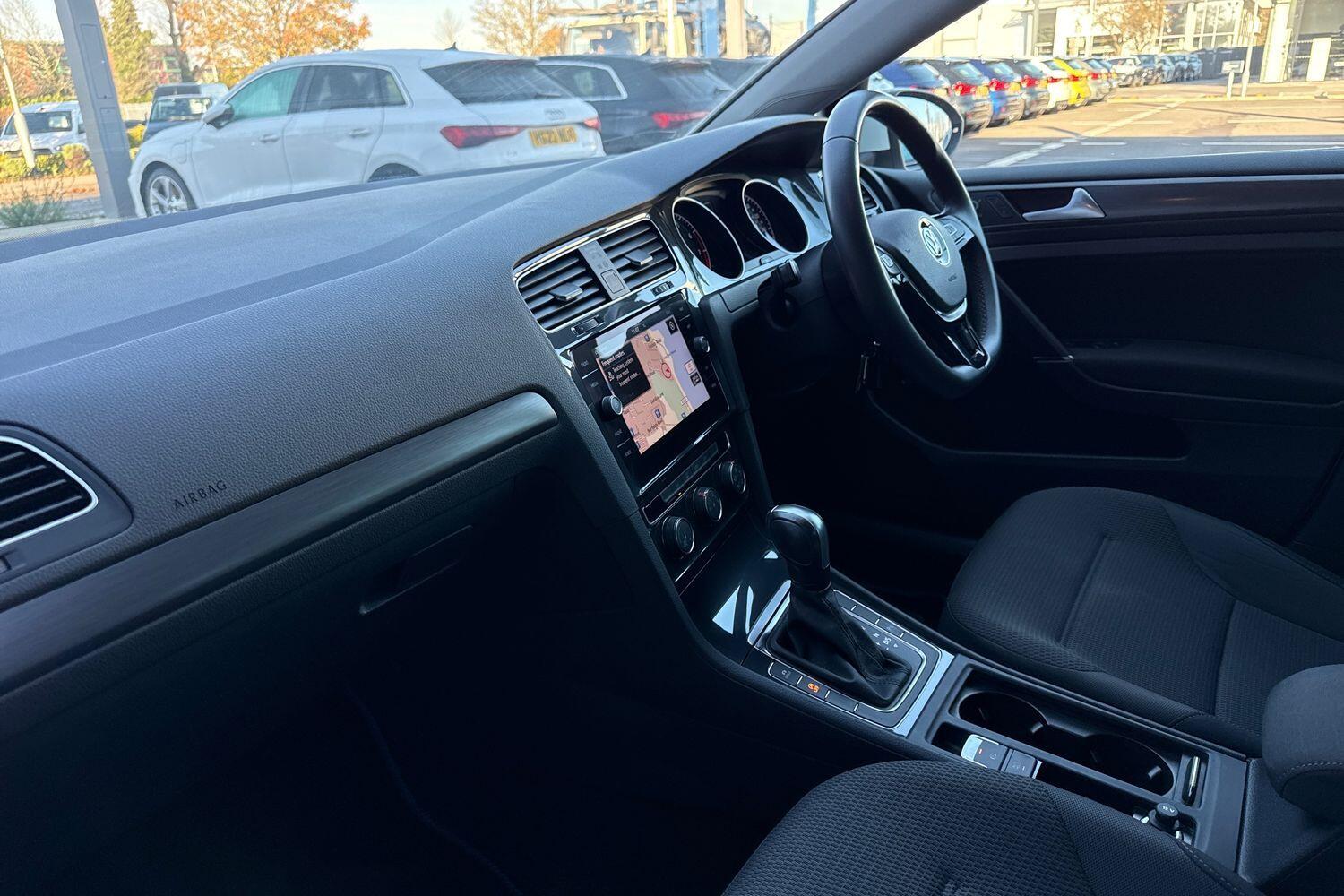 Used Volkswagen Golf 2019 for sale - 76714626: Photo 35