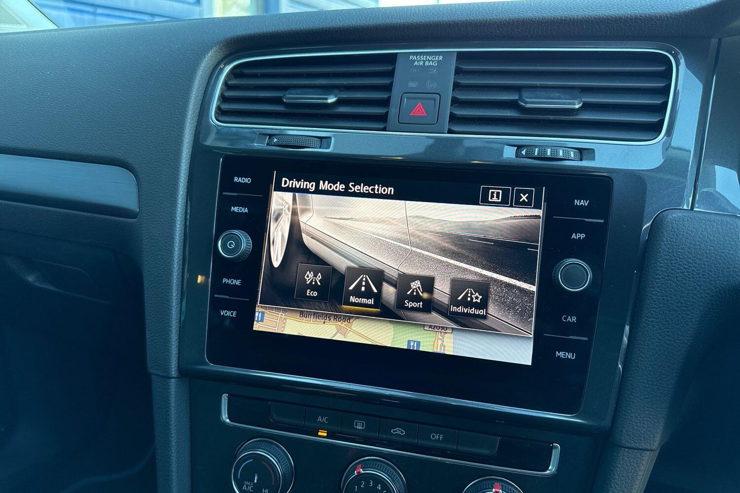 Used Volkswagen Golf 2019 for sale - 76714626: Photo 36