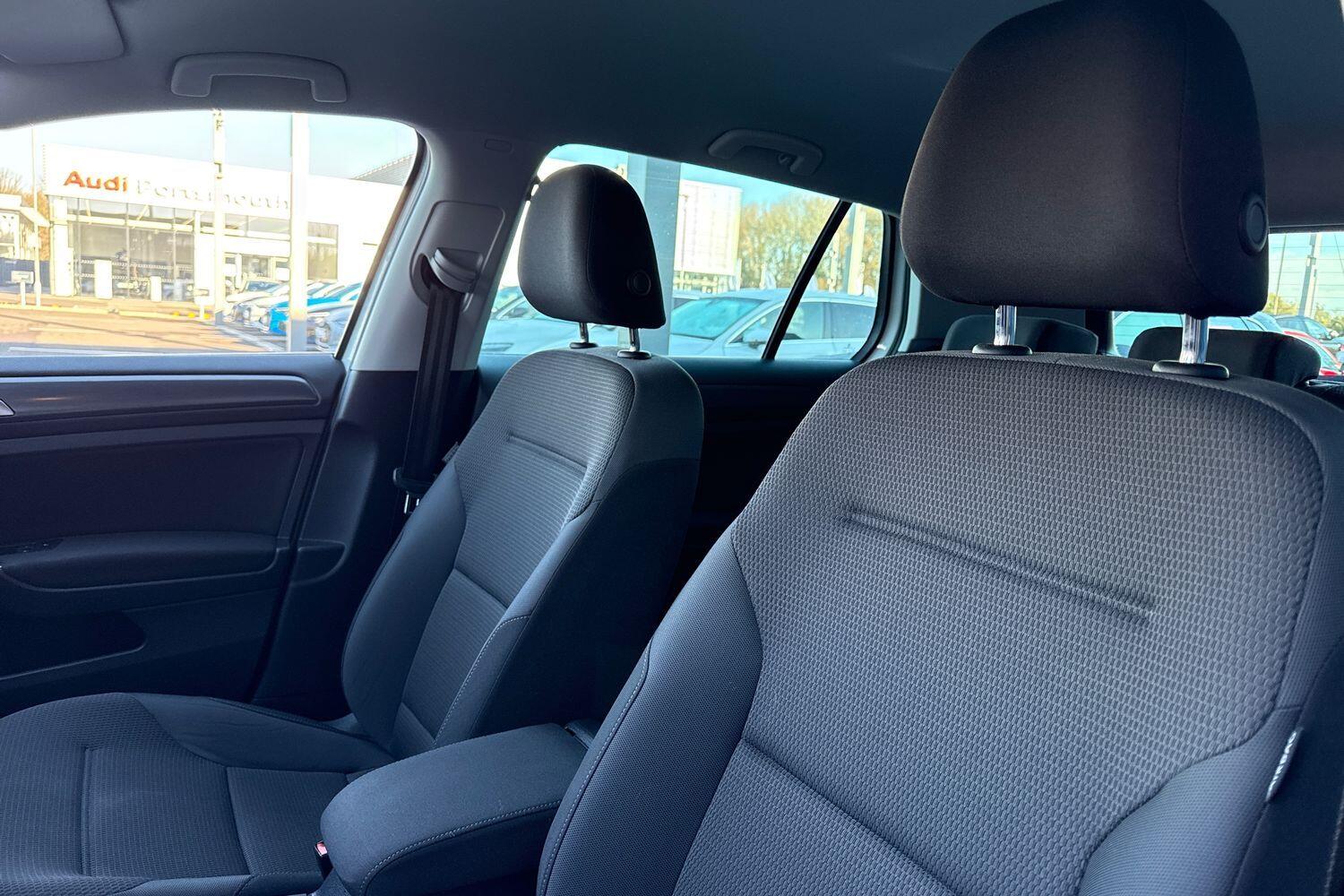 Used Volkswagen Golf 2019 for sale - 76714626: Photo 38