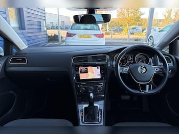 Used Volkswagen Golf 2019 for sale - 76714626: Photo